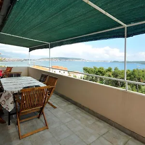 apartment-sandra-trogir.splithotels.org/